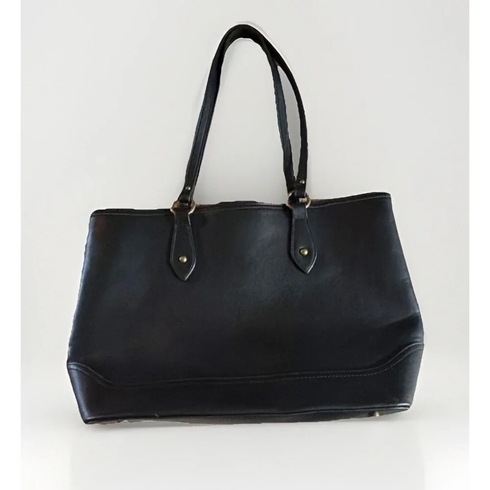 Frye and Co. Black Tote Shoulder Bag Magnetic Closure Gold Hardware Charm - Picture 6 of 7